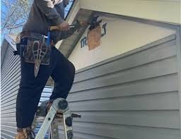 Siding Removal and Disposal in Sun Prairie, WI